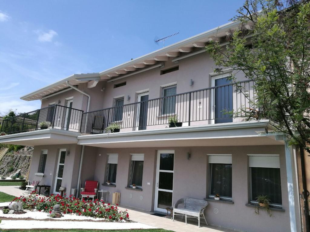 Mimosa Apartments Soiano Del Lago Exterior foto